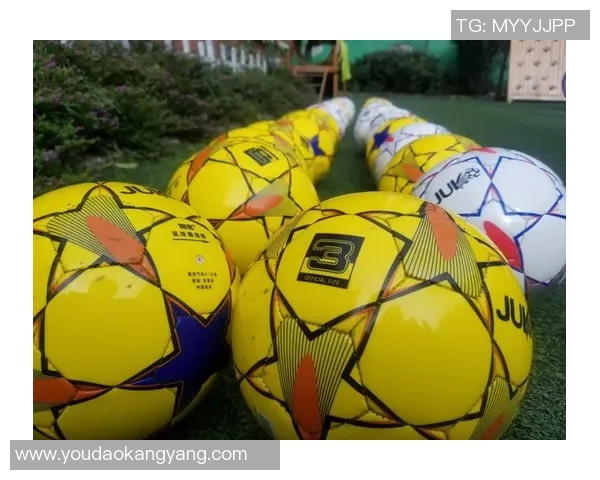 镜头捕捉：五大联赛赛场小动作引发热议